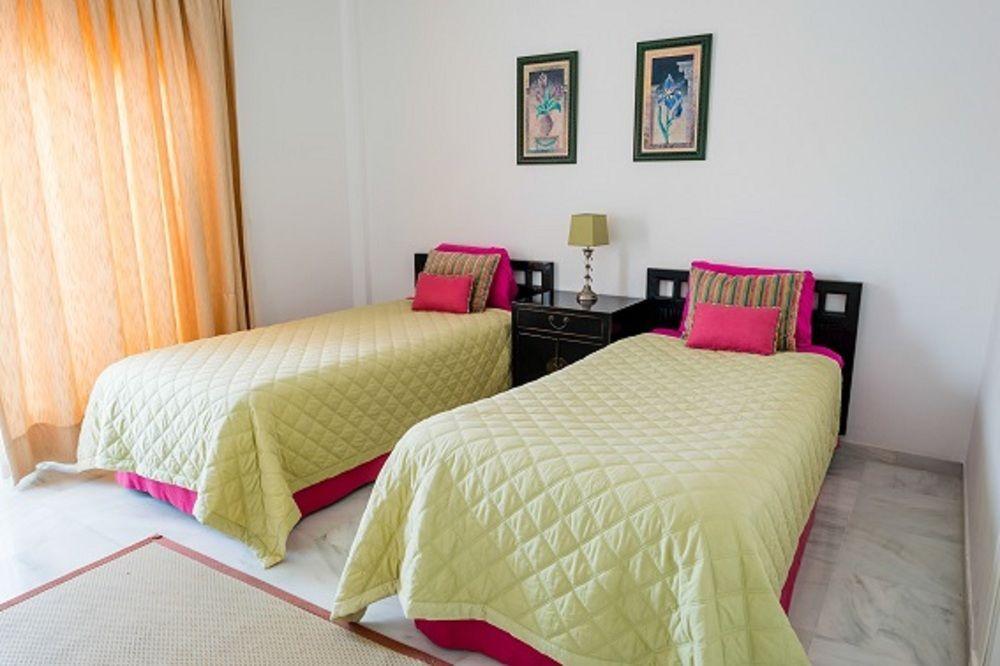 Galindo Beach El Saladillo Estepona Luaran gambar
